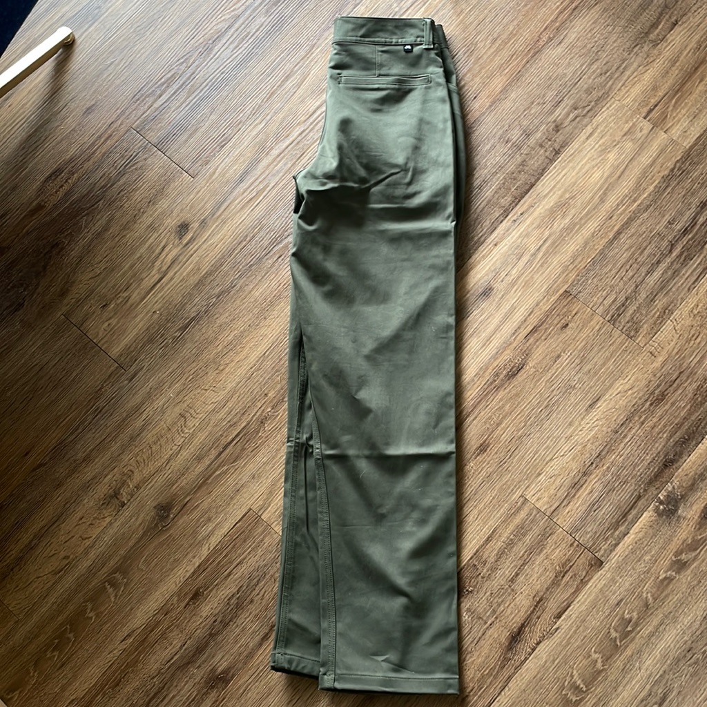 Nike 30 Waist Mens Dark Green  Olive Skateboarding Pants Never Worn Brand New